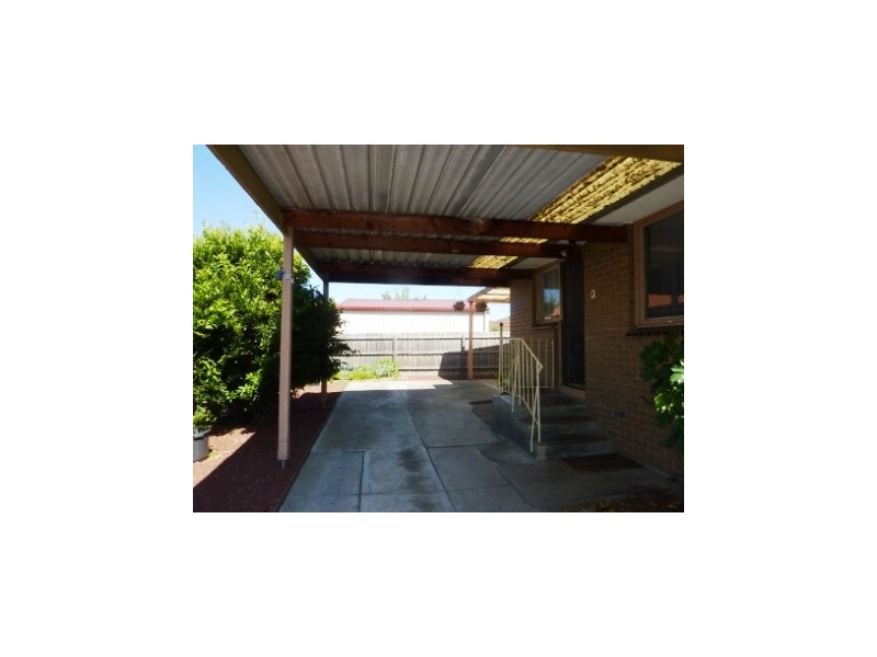100 LOCH ROAD, Dandenong North VIC 3175