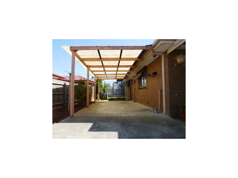 100 LOCH ROAD, Dandenong North VIC 3175