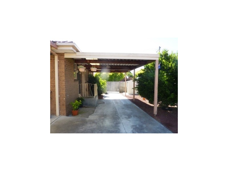 100 LOCH ROAD, Dandenong North VIC 3175