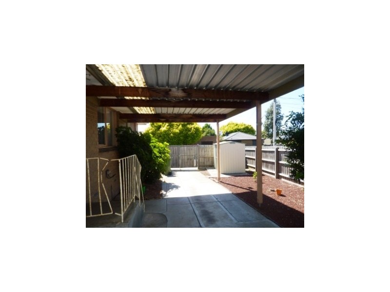 100 LOCH ROAD, Dandenong North VIC 3175