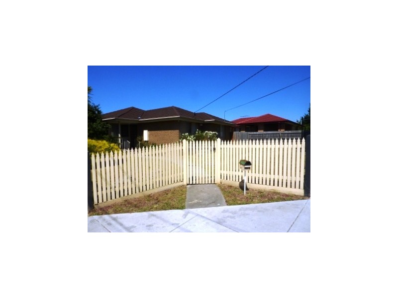 100 LOCH ROAD, Dandenong North VIC 3175