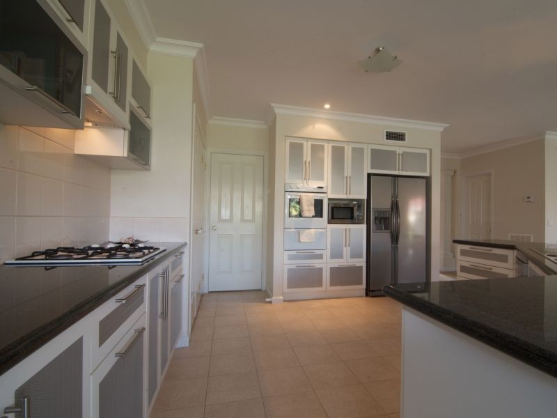 70 Paterson Drive, Lynbrook VIC 3975