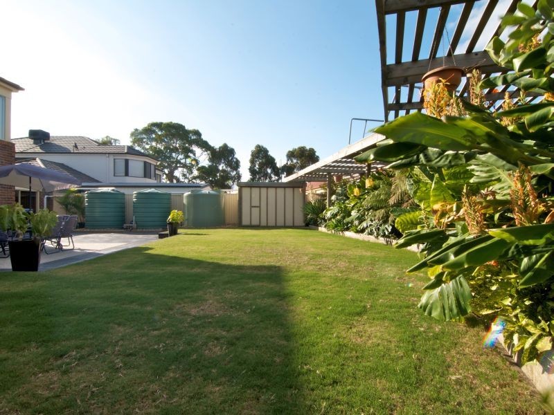 70 Paterson Drive, Lynbrook VIC 3975