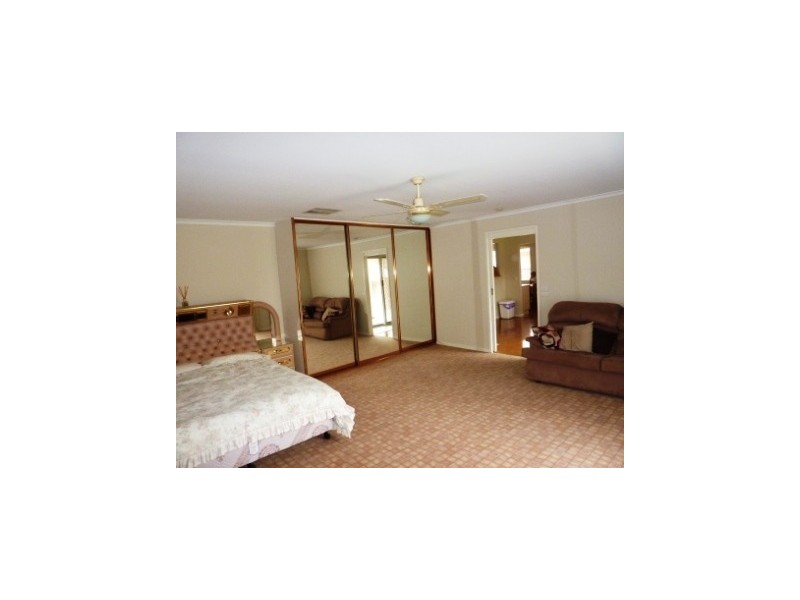 17  Redfern, Eumemmerring VIC 3177