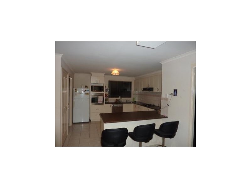 21 GLENORA WAY, Hampton Park VIC 3976