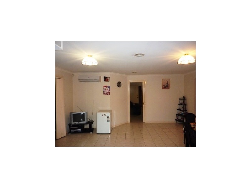 21 GLENORA WAY, Hampton Park VIC 3976