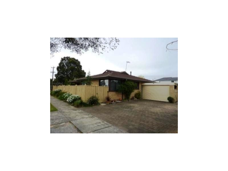 2 Mountview Ave, Hallam VIC 3803