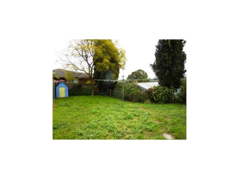 11 Gunns road, Hallam VIC 3803