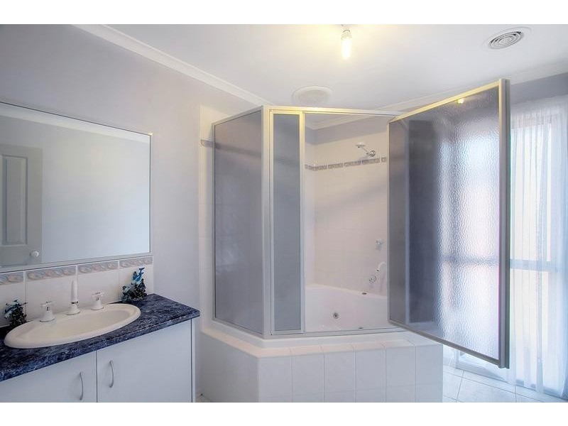 12 Blake street, Berwick VIC 3806