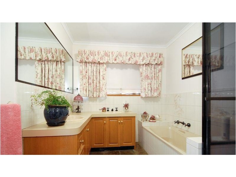 9 Thanos Court, Hallam VIC 3803