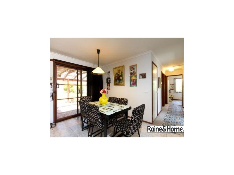 5 Edsall close, Hampton Park VIC 3976