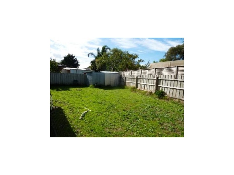 7 Godwin Crescent, Cranbourne North VIC 3977