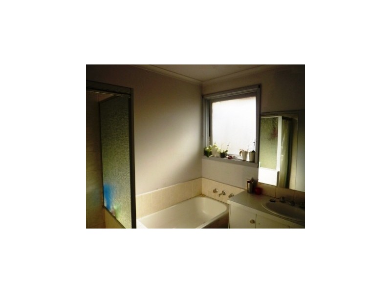 77 Albert Road, Hallam VIC 3803