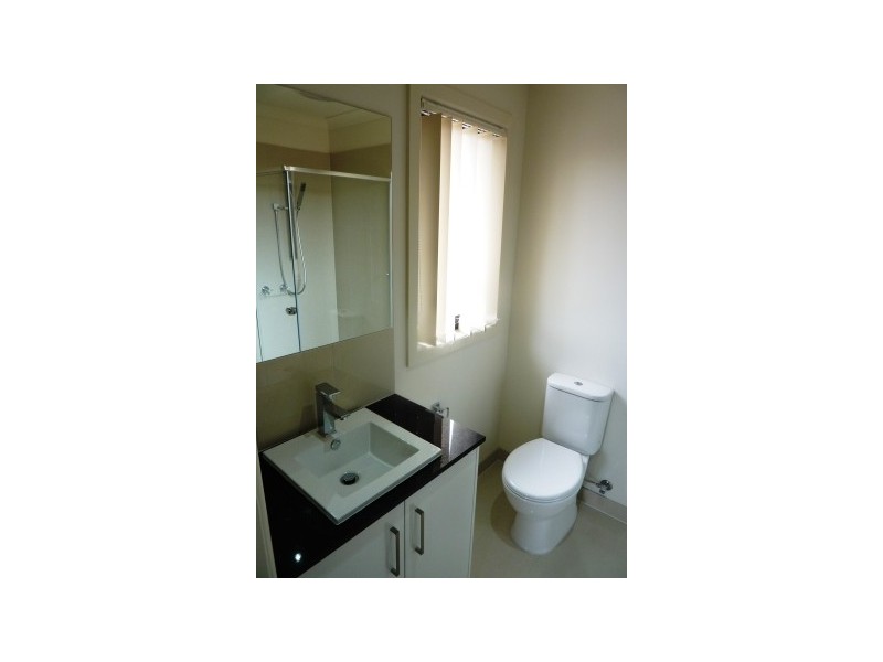 2-4 Edinburgh, Beaconsfield VIC 3807