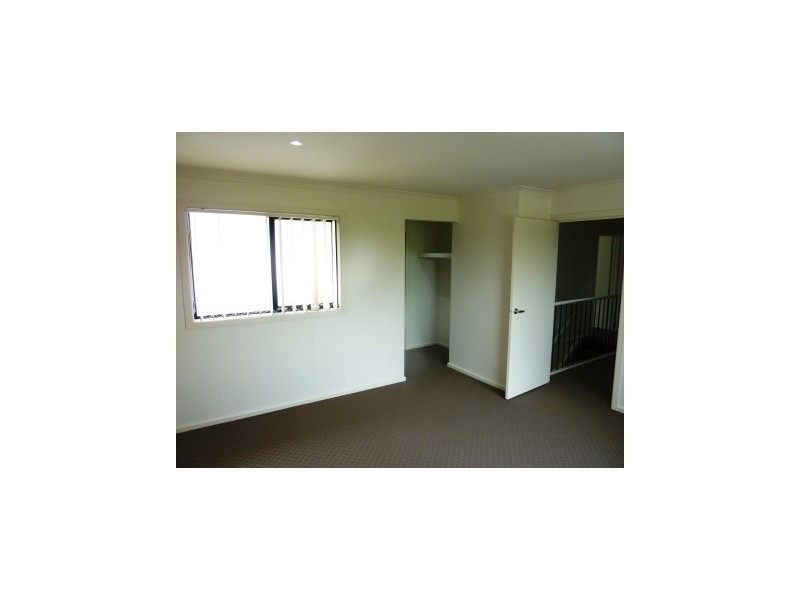 2-4 Edinburgh, Beaconsfield VIC 3807