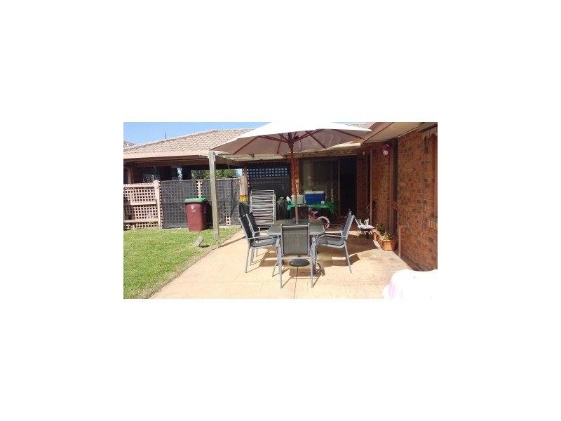 8 George Chudleigh Dve, Hallam VIC 3803