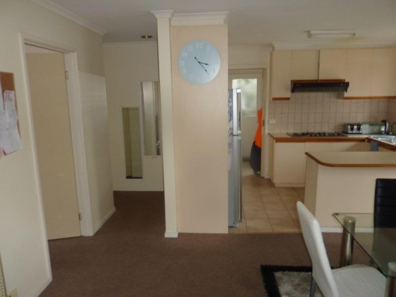 1/8 Mount View Avenue, Hallam VIC 3803