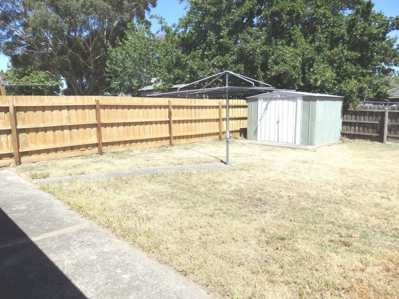 15 Ashford Close, Hampton Park VIC 3976