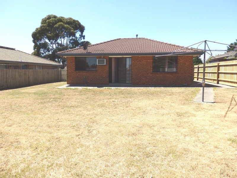 15 Ashford Close, Hampton Park VIC 3976