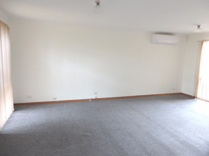 49 Norfolk  Drive, Narre Warren VIC 3805