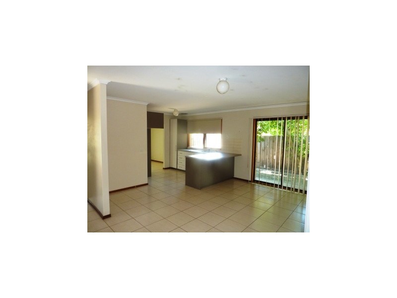 21 Narellan Drive, Hampton Park VIC 3976