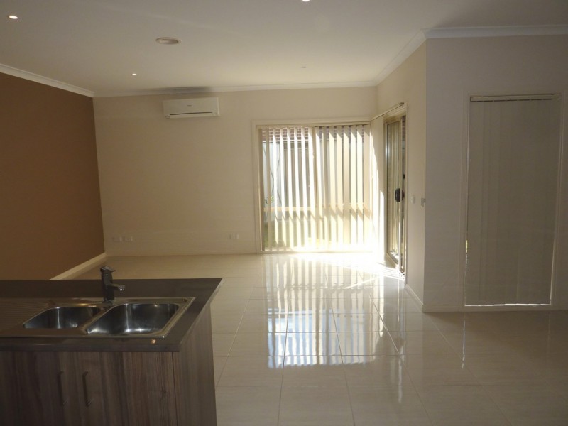 1/190 PRINCES HIGHWAY, Hallam VIC 3803