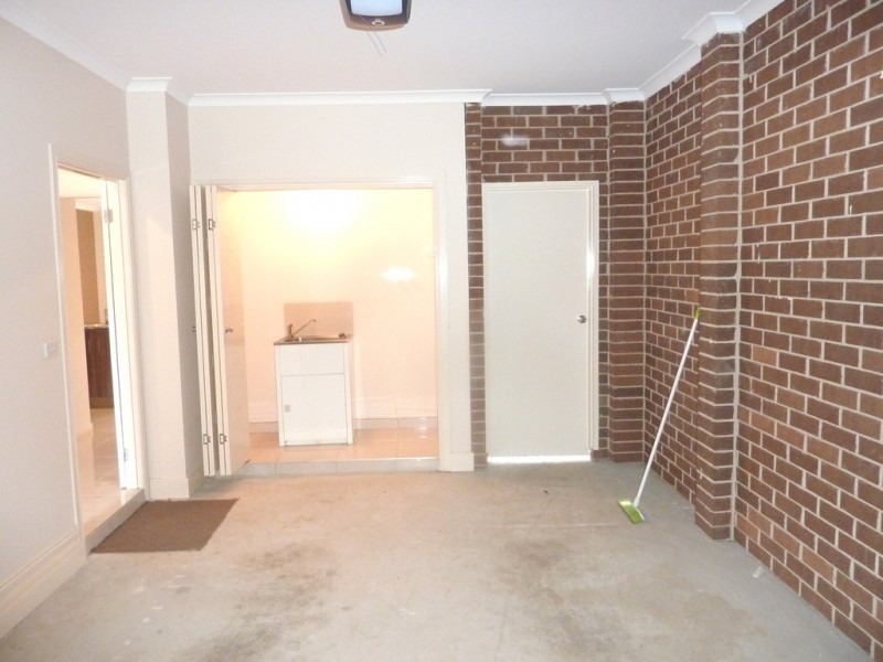 1/190 PRINCES HIGHWAY, Hallam VIC 3803