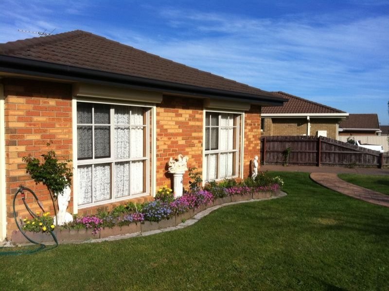 22 Hinrichsen Drive, Hallam VIC 3803