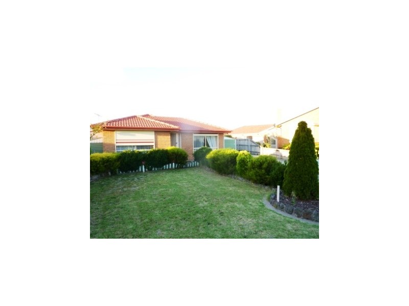 1 ENOCH RISE, Hallam VIC 3803