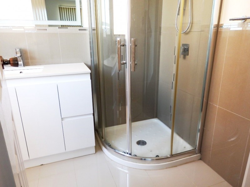 15 WEEDEN CRESCENT, Hallam VIC 3803