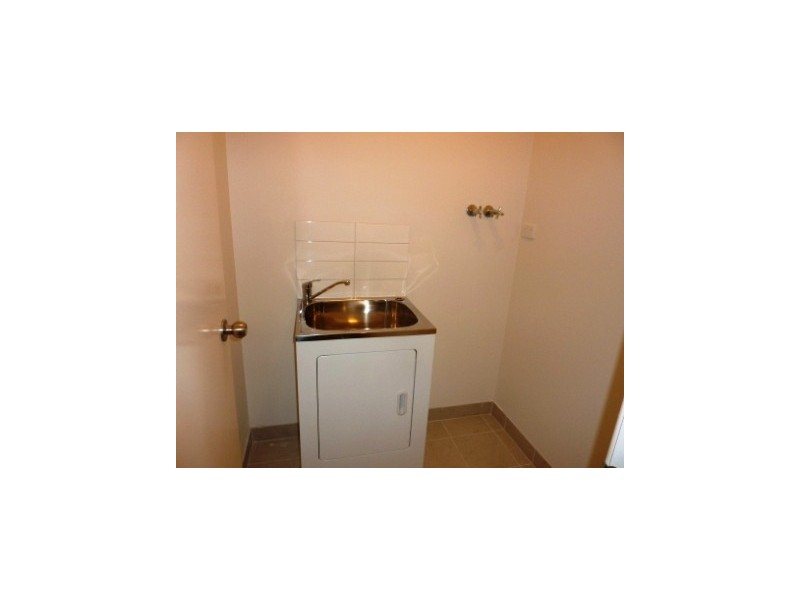 3/4 Young Road, Hallam VIC 3803