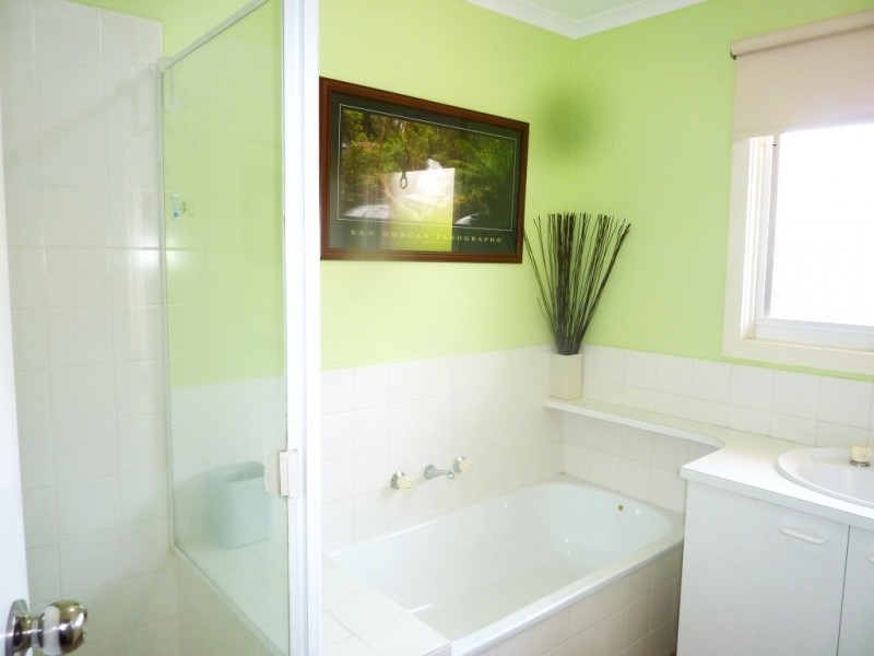 28 Warren close, Narre Warren VIC 3805