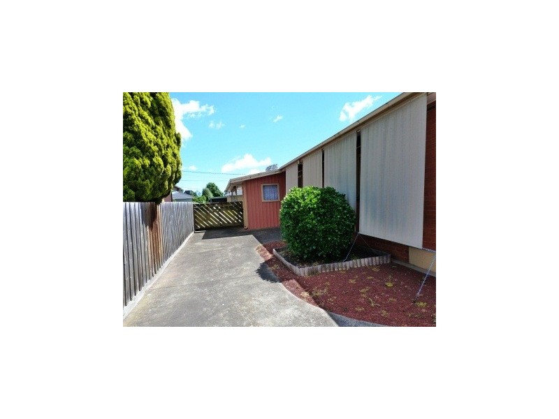 11 Regal Avenue, Hallam VIC 3803