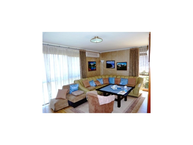 11 Regal Avenue, Hallam VIC 3803