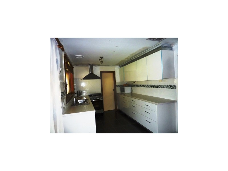 125 Hallam Rd, Hampton Park VIC 3976