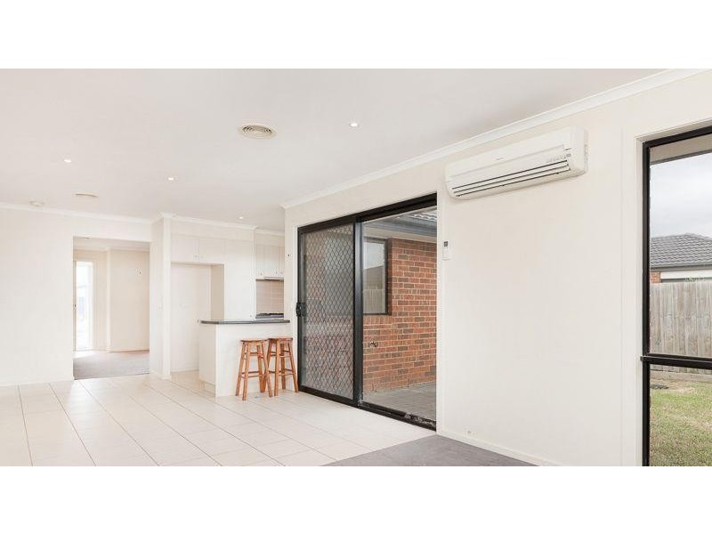 21 SING CRESCENT, Berwick VIC 3806