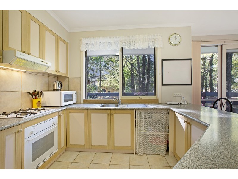 2/15 UTAH ROAD, Glen Waverley VIC 3150