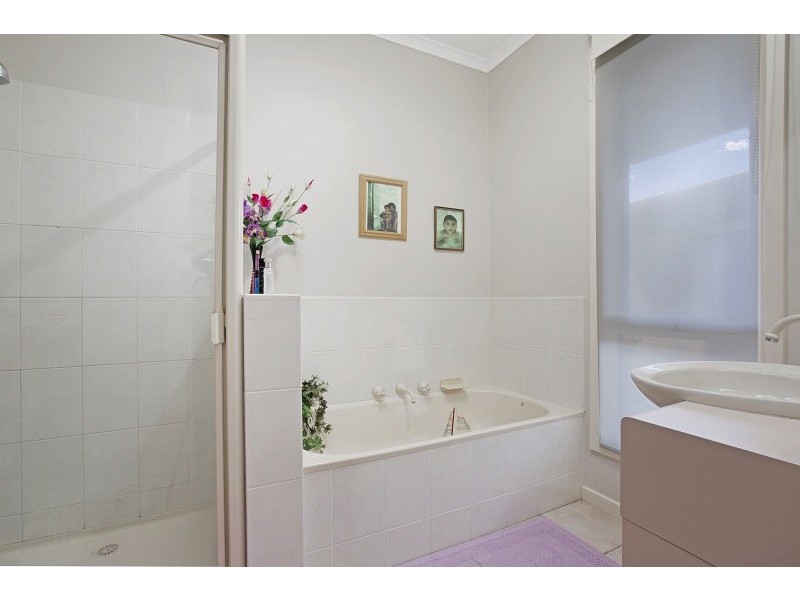 2/15 UTAH ROAD, Glen Waverley VIC 3150