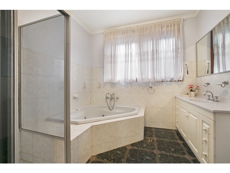 6 BINDI CLOSE, Hallam VIC 3803