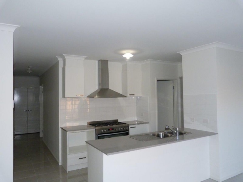 30 ELLAROO CIRCUIT, Clyde North VIC 3978