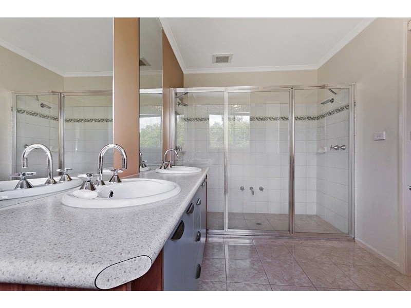 9 GROSVENOR PLACE, Narre Warren North VIC 3804