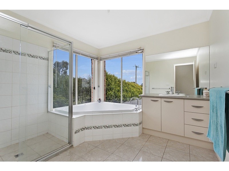 9 GROSVENOR PLACE, Narre Warren North VIC 3804