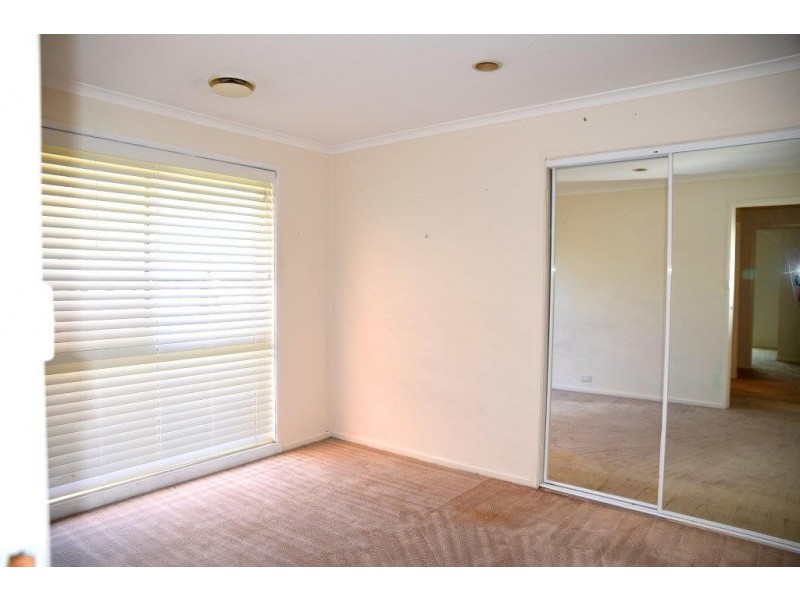 79 NETTLE DRIVE, Hallam VIC 3803