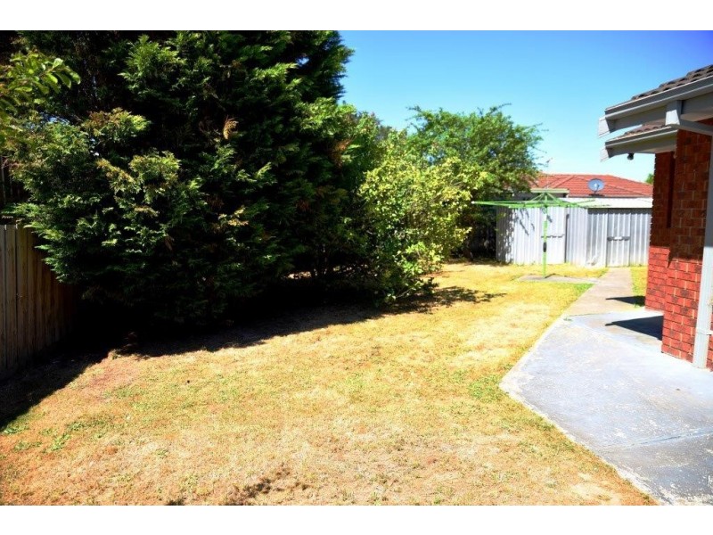 79 NETTLE DRIVE, Hallam VIC 3803