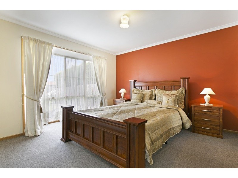 4 BOGONG CLOSE, Hallam VIC 3803