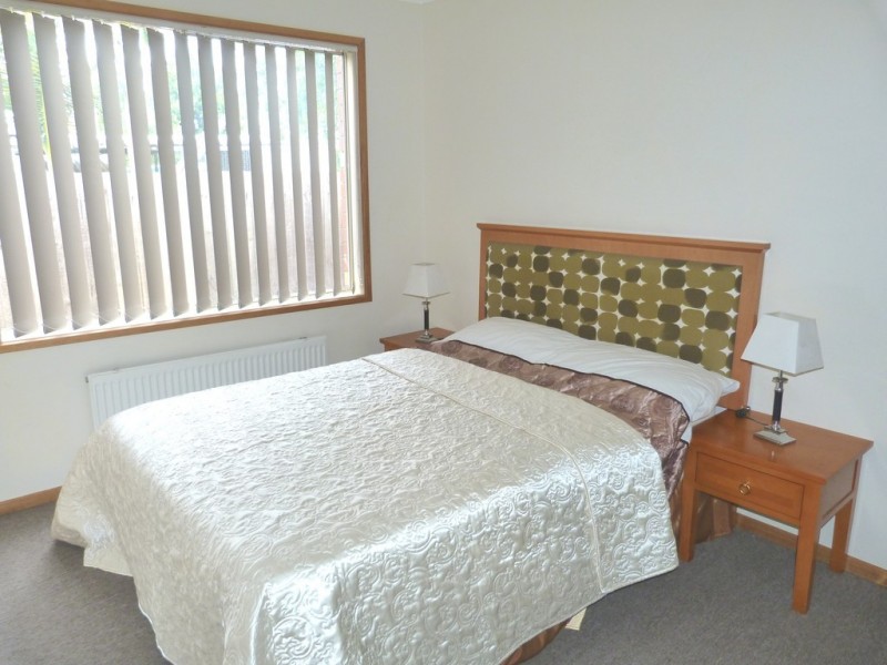 4 BOGONG CLOSE, Hallam VIC 3803