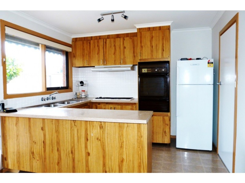 2/8 KENDRA PLACE, Keysborough VIC 3173