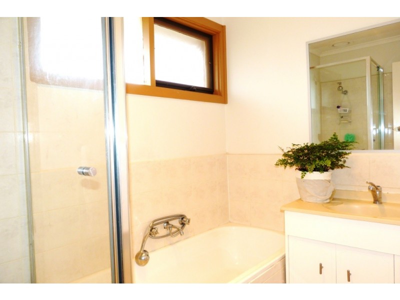 2/8 KENDRA PLACE, Keysborough VIC 3173