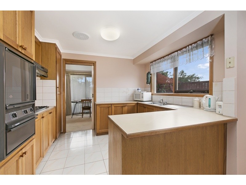 8 MARJORAM CLOSE, Hallam VIC 3803