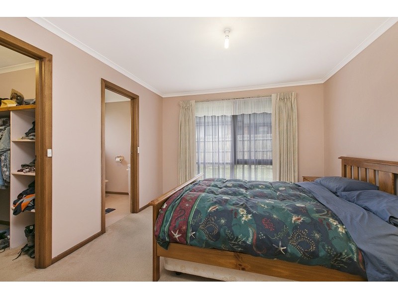 8 MARJORAM CLOSE, Hallam VIC 3803